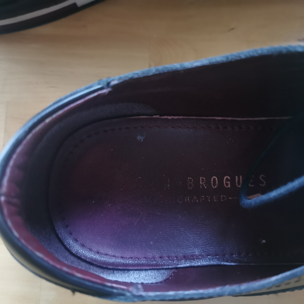 Classic Black Men's Dress Shoes - Picture 2 of 9